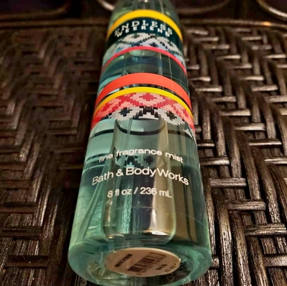 BATH & BODY WORKS "ENDLESS WEEKEND" MIST - Picture 3 of 4